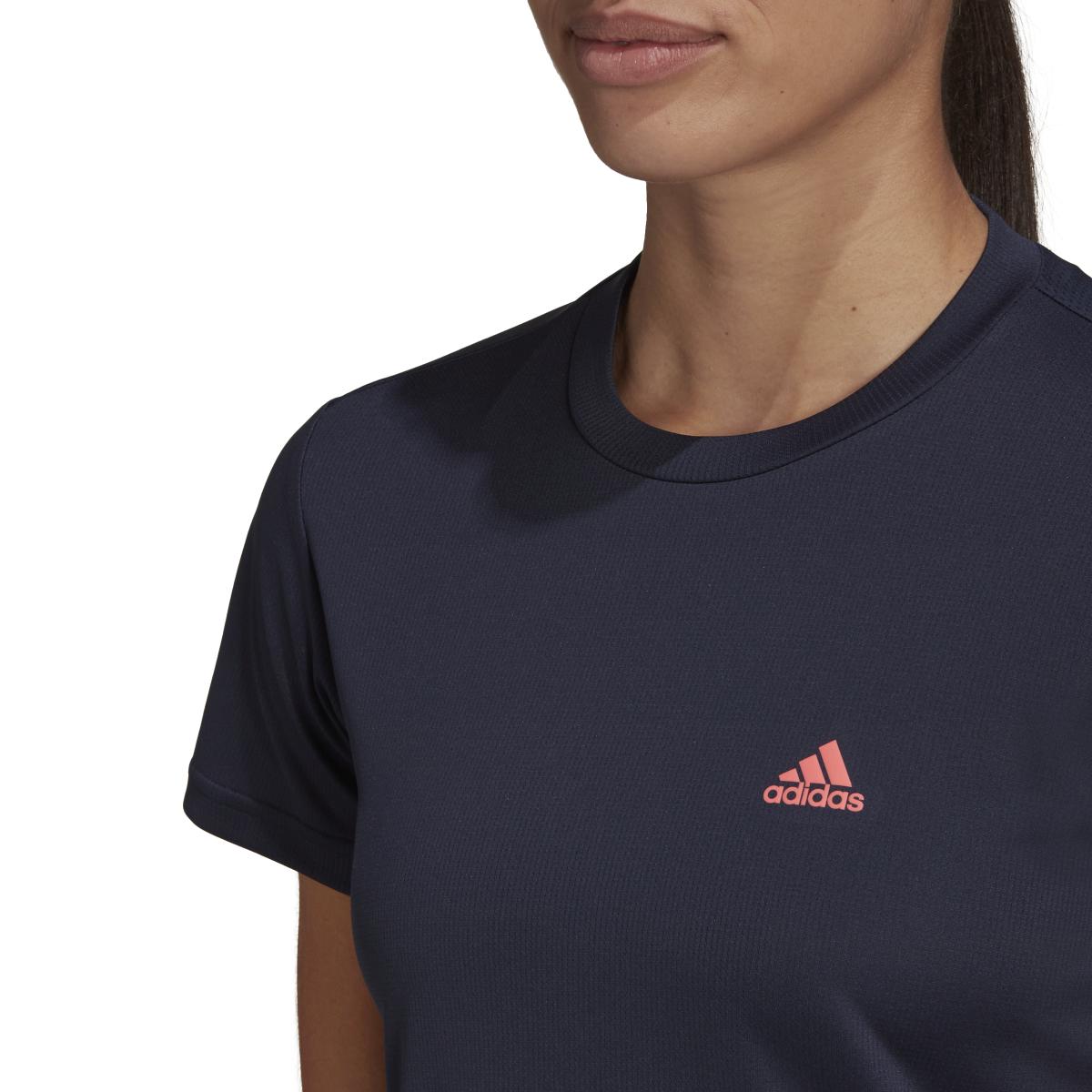 product/h/d/hd9377_7_apparel_on model_detail view 1_white.jpg